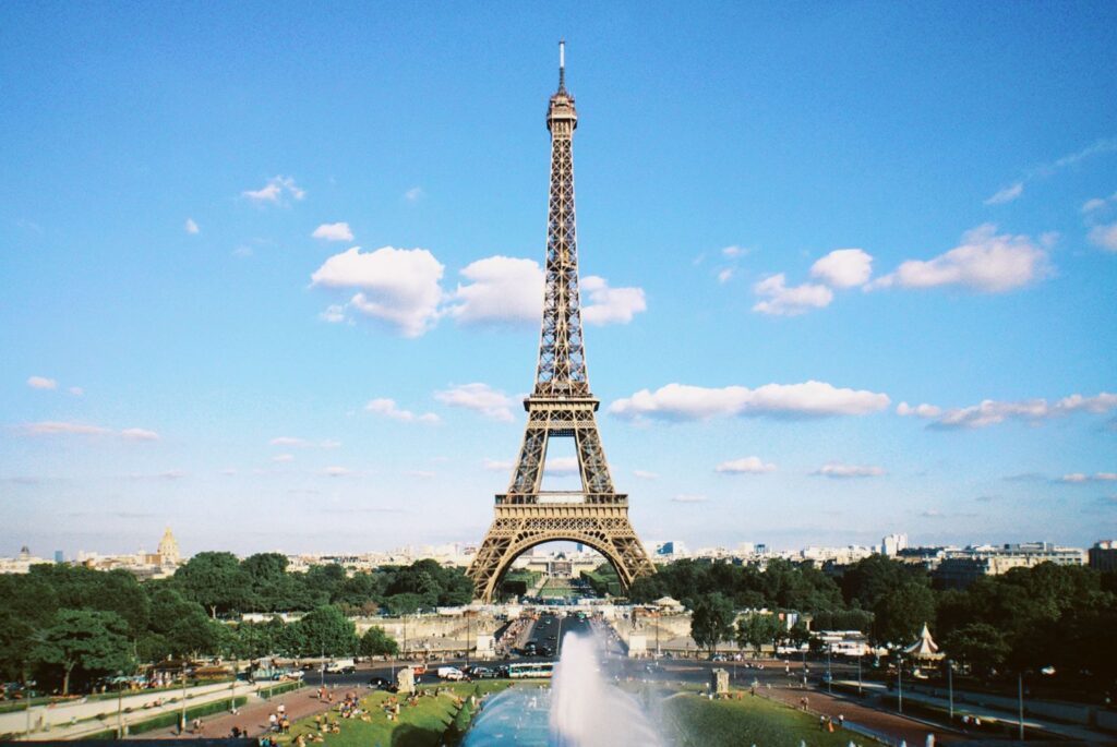 US expat taxes in France — Paris and the Eiffel Tower